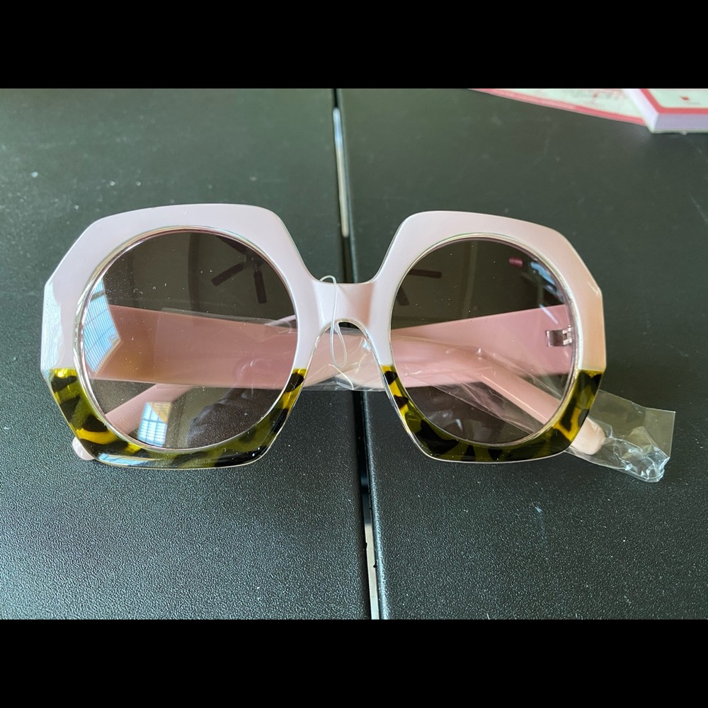 Pink & Cheetah Sun Glasses